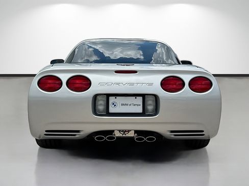 Used 1997 Chevrolet Corvette Coupe RWD image 4