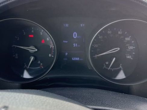 Used 2020 Toyota C-HR XLE image 3