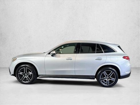 Used 2025 Mercedes-Benz GLC 350e 4MATIC image 8