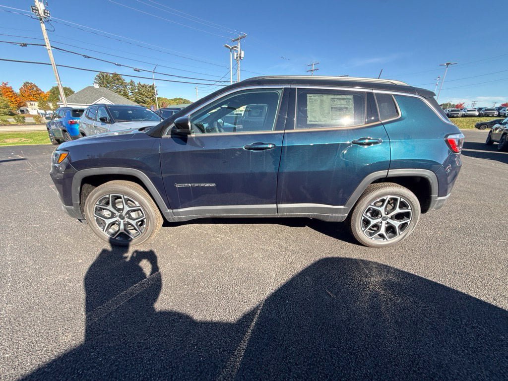 New 2026 Jeep Compass Limited AWD/4WD image 2