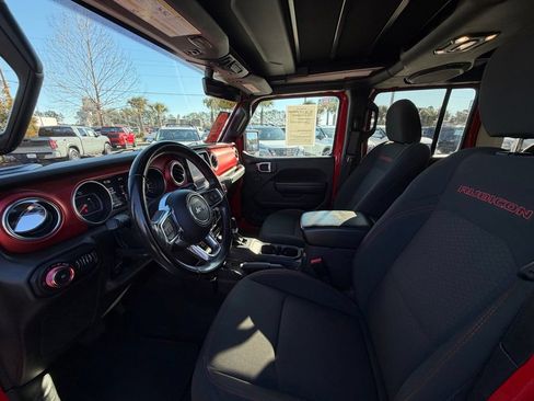 Used 2022 Jeep Wrangler Unlimited Rubicon AWD/4WD image 10