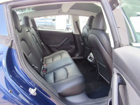 Used 2019 Tesla Model 3 Standard Range Plus image 23