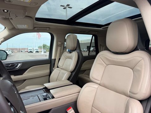 Used 2023 Lincoln Navigator L Reserve AWD/4WD image 15