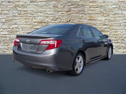 Used 2012 Toyota Camry SE FWD image 7
