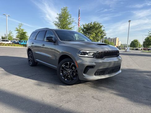 Certified 2024 Dodge Durango GT image 2