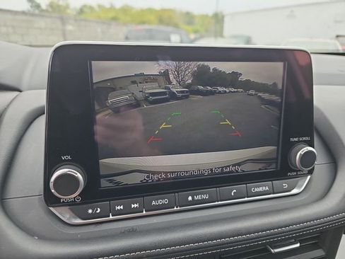 Used 2025 Nissan Rogue SV image 26