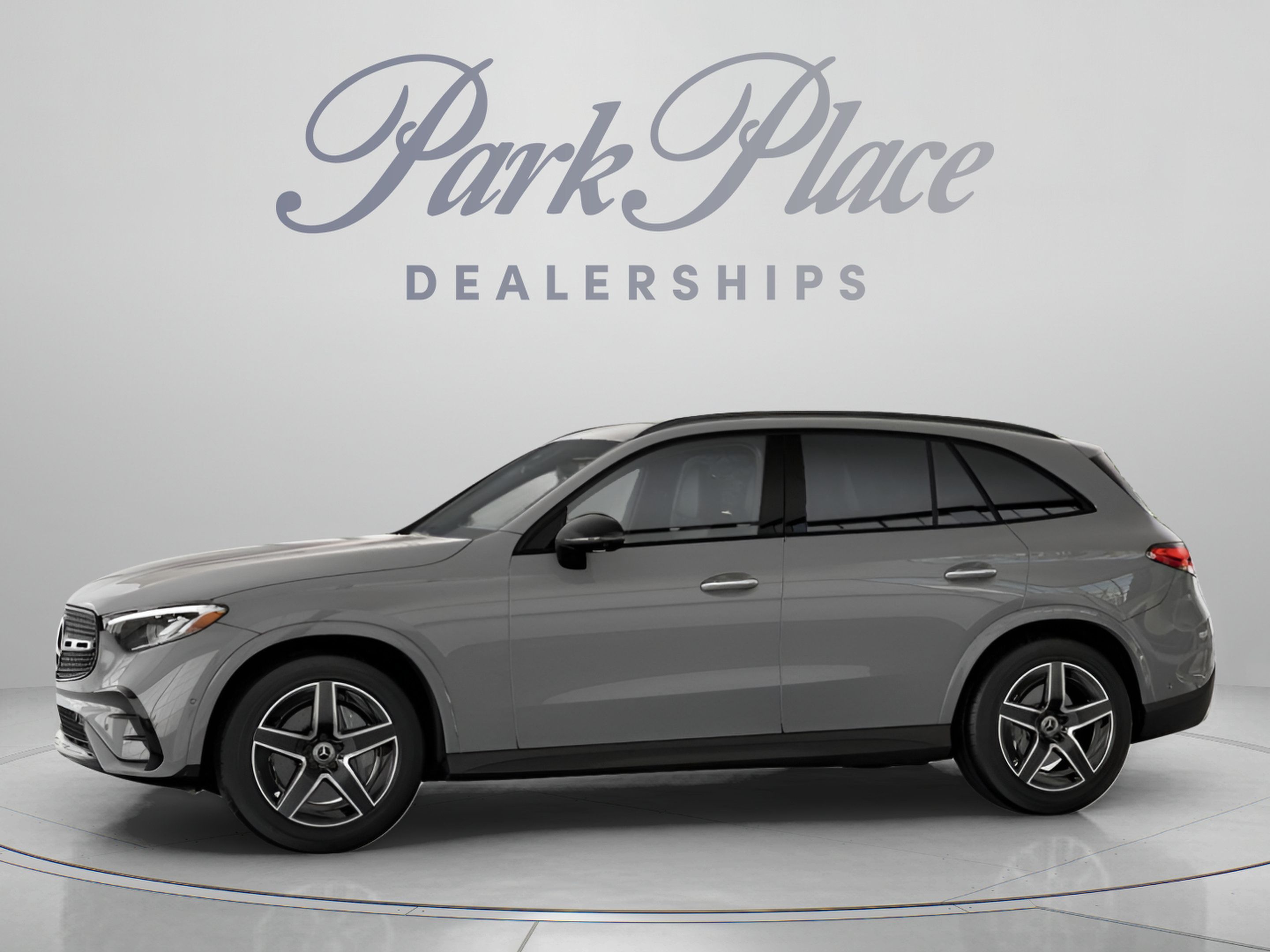 Used 2026 Mercedes-Benz GLC 300 image 4