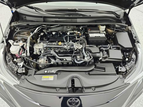 Used 2025 Toyota Corolla SE w/ SE Premium Package FWD image 17