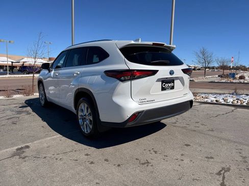 Used 2024 Toyota Highlander Limited image 6