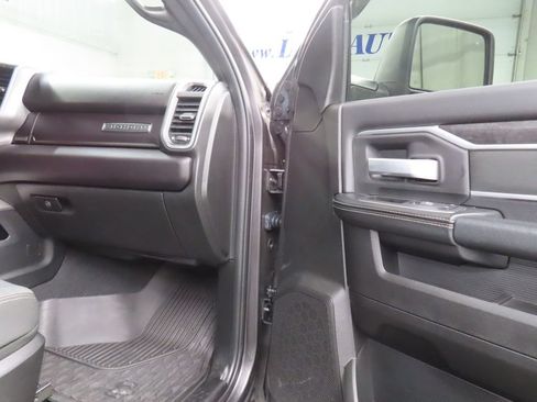 Used 2024 RAM 2500 Big Horn w/ Night Edition AWD/4WD image 25