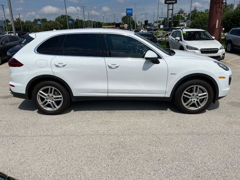 Used 2015 Porsche Cayenne Diesel AWD/4WD image 6