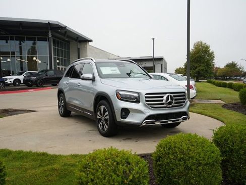 Used 2026 Mercedes-Benz GLB 250 4MATIC image 10