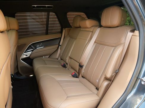 Used 2025 Land Rover Range Rover SE AWD/4WD image 21