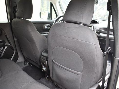 Used 2022 Jeep Renegade Latitude w/ Convenience Group image 27