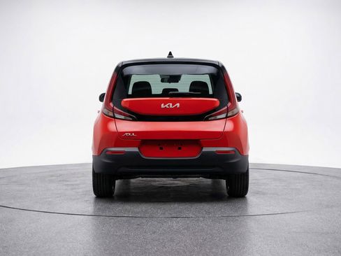 Used 2025 Kia Soul LX w/ LX Technology Package image 7