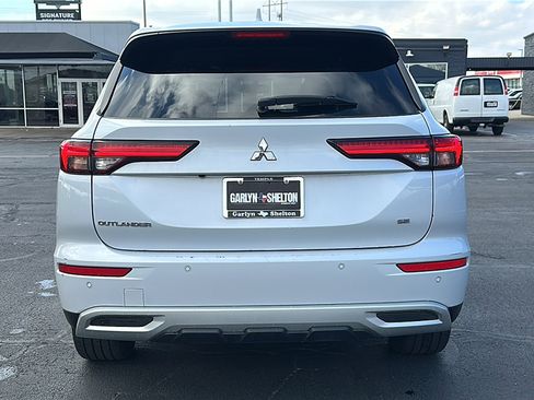 Used 2024 Mitsubishi Outlander SE image 7