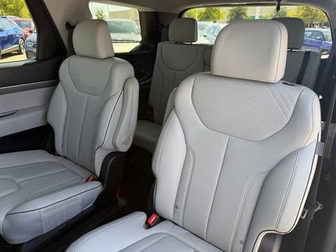 Used 2025 Hyundai Palisade SEL FWD image 32