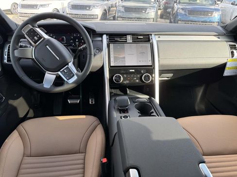 New 2026 Land Rover Discovery Limited Edition AWD/4WD image 9
