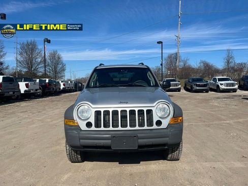 Used 2006 Jeep Liberty Sport image 3