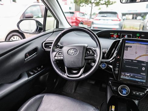 Certified 2021 Toyota Prius Prime XLE FWD image 6