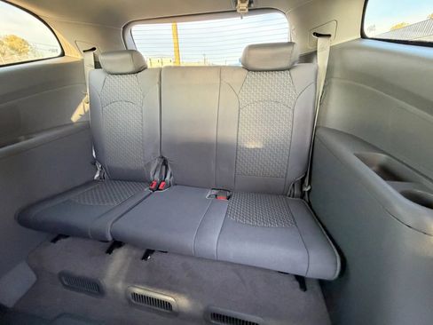 Used 2012 Chevrolet Traverse LT image 13