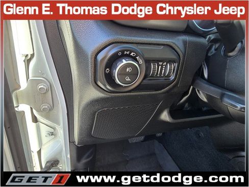 Certified 2022 Jeep Gladiator Willys image 21