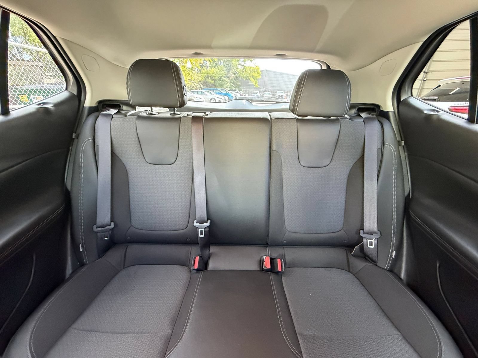 Used 2025 Buick Encore GX Preferred AWD/4WD image 37