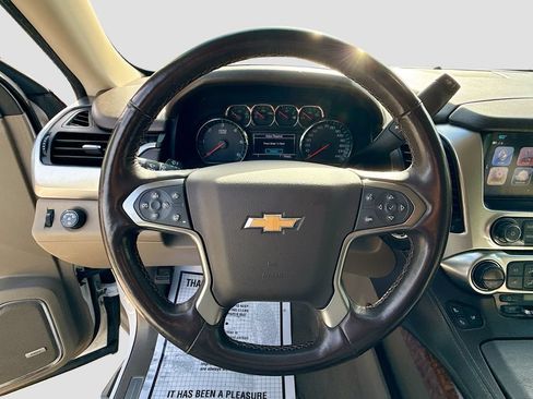 Used 2020 Chevrolet Suburban Premier RWD image 12