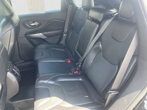 Used 2019 Jeep Cherokee High Altitude AWD/4WD image 13