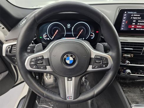 Used 2019 BMW 540i xDrive w/ M Sport Package image 18