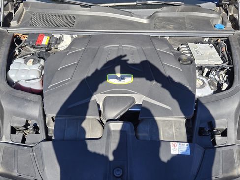 Used 2019 Porsche Cayenne E-Hybrid image 31