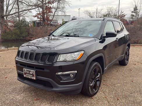 Used 2018 Jeep Compass Latitude w/ Popular Equipment Group image 11