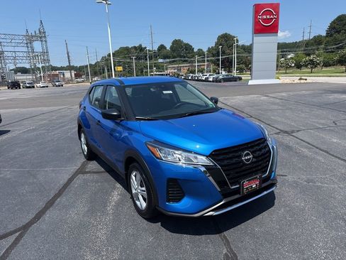 New 2025 Nissan Kicks Play S FWD image 1