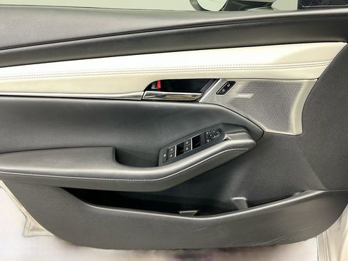 Used 2022 MAZDA MAZDA3 s image 23