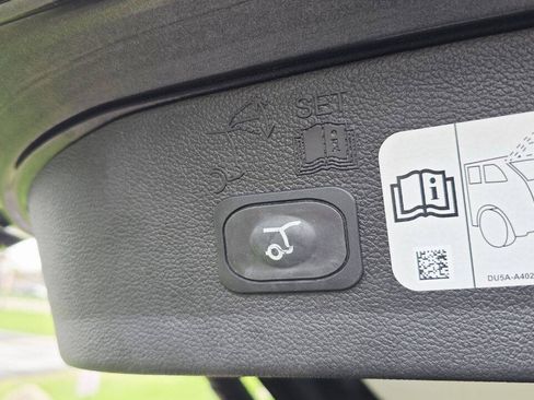 Used 2019 Ford Escape Titanium AWD/4WD image 13