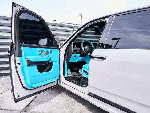 Used 2025 Rolls-Royce Cullinan Black Badge image 33