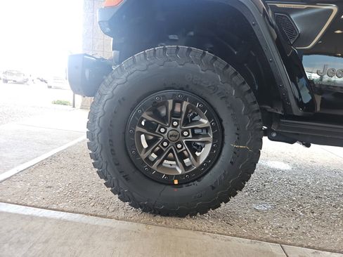 New 2025 Jeep Wrangler Unlimited Rubicon 392 image 26