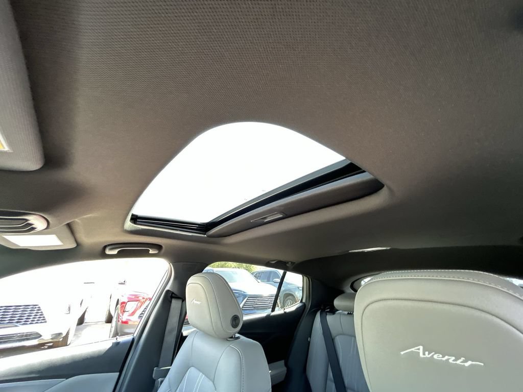 New 2026 Buick Envista Avenir FWD image 19