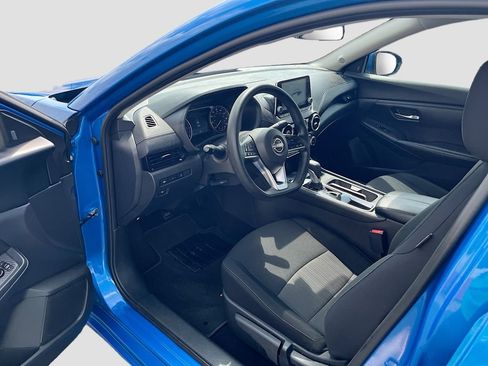 Used 2025 Nissan Sentra SV FWD image 9