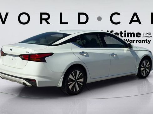 Used 2020 Nissan Altima 2.5 SV image 3