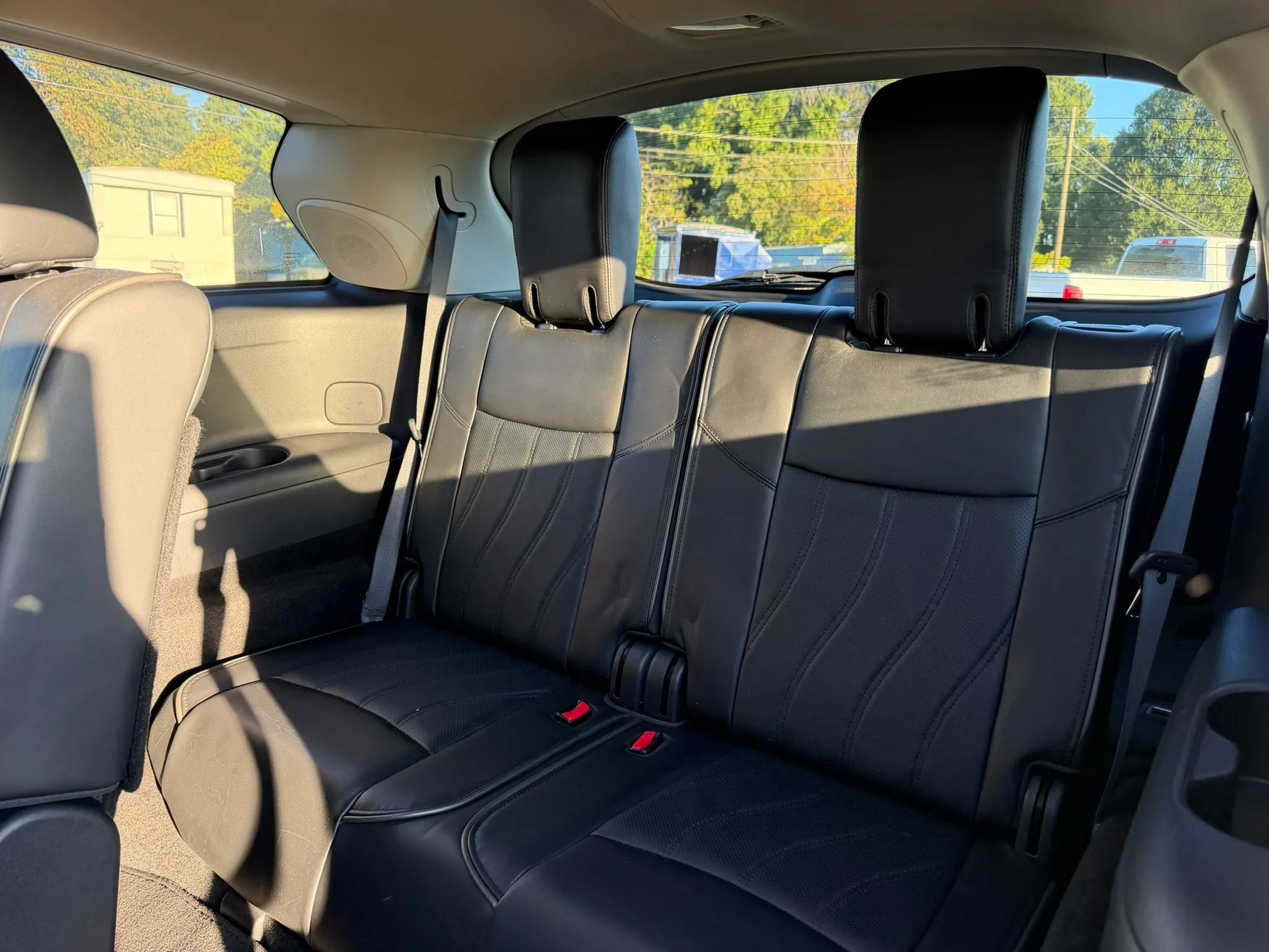 Used 2013 INFINITI JX35 FWD w/ Cargo Pkg image 16