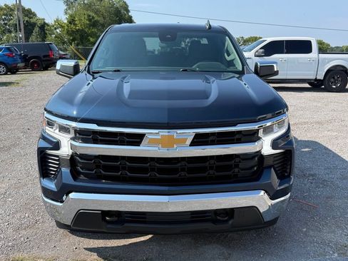 Used 2023 Chevrolet Silverado 1500 LT AWD/4WD image 23