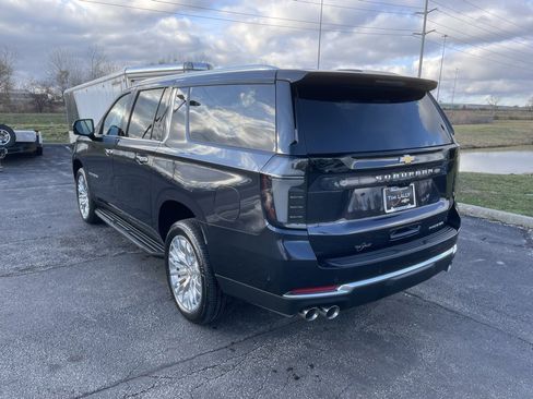 New 2026 Chevrolet Suburban Premier image 5