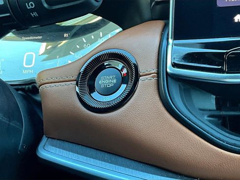 Certified 2024 Jeep Compass Limited image 24