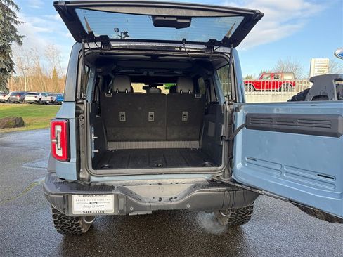 Used 2025 Ford Bronco Badlands image 19