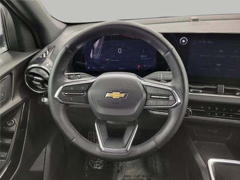 Used 2025 Chevrolet Equinox LT image 6