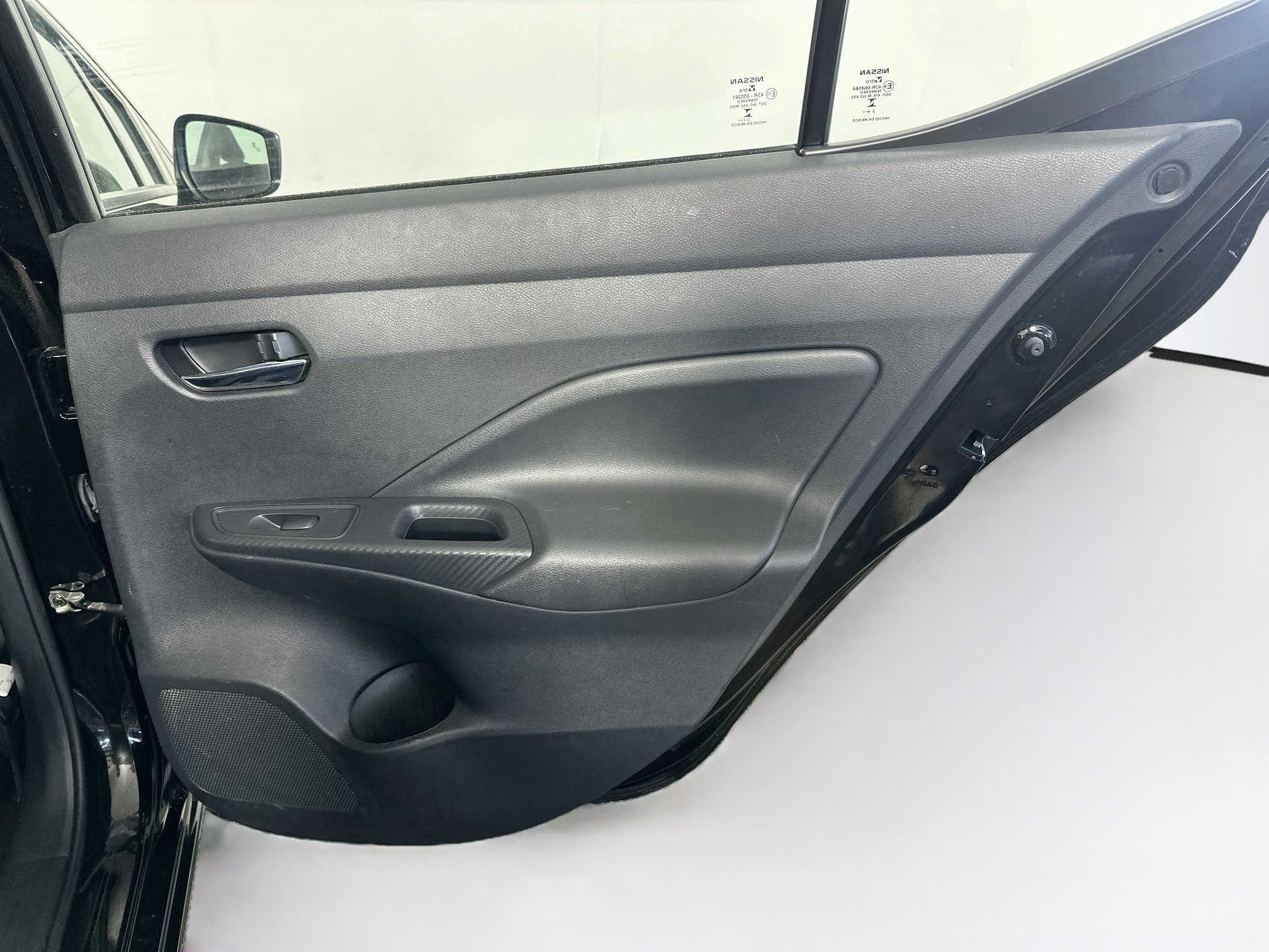 Used 2025 Nissan Versa SV FWD image 28