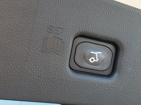 Used 2023 Lincoln Nautilus Reserve AWD/4WD image 31