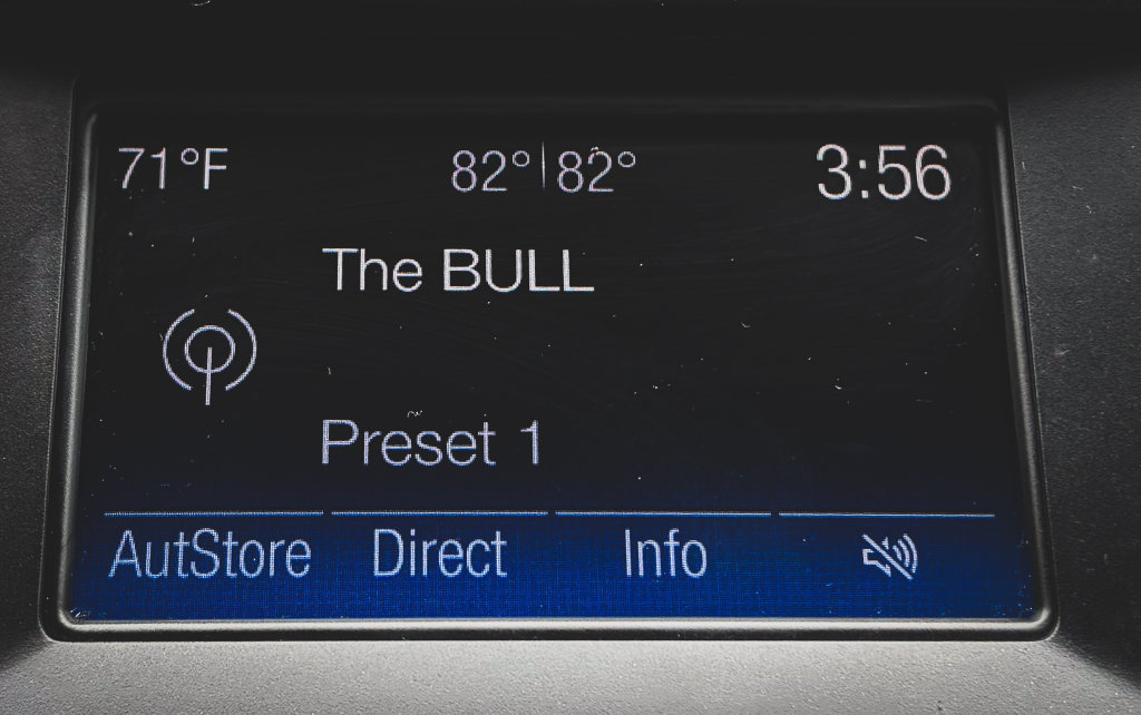 Used 2017 Ford Fusion SE w/ Equipment Group 601A FWD image 13