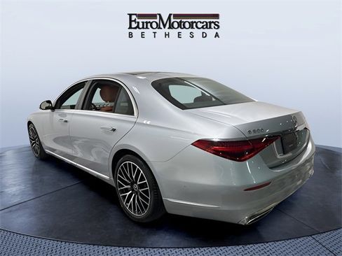 Certified 2022 Mercedes-Benz S 500 4MATIC image 3